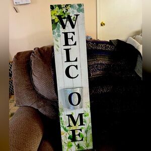 New in box reversible porch leaner.  “welcome” and “God bless America”